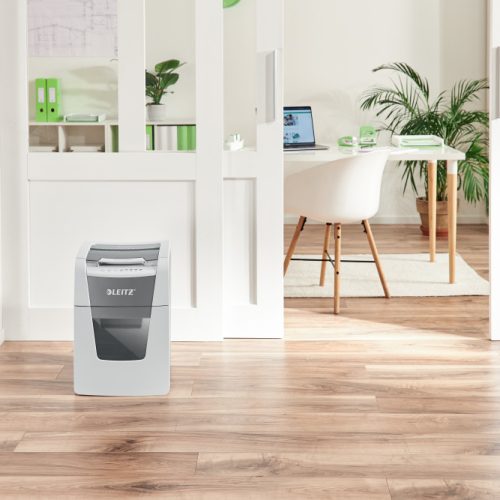 Destructora IQ Auto+ para pequeña oficina 100 P4, autoalimentación, blanca